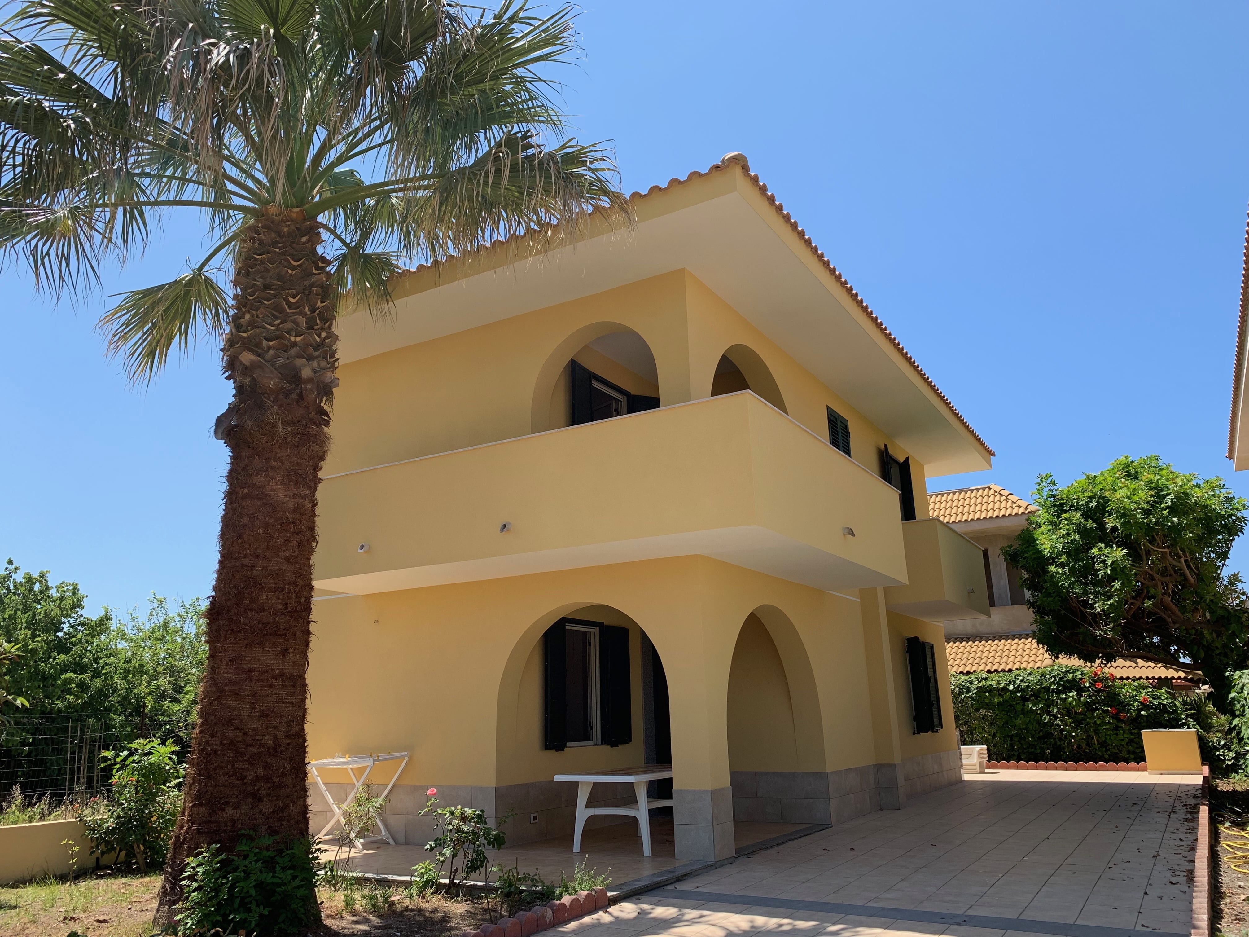 beautiful Sicilian beach house